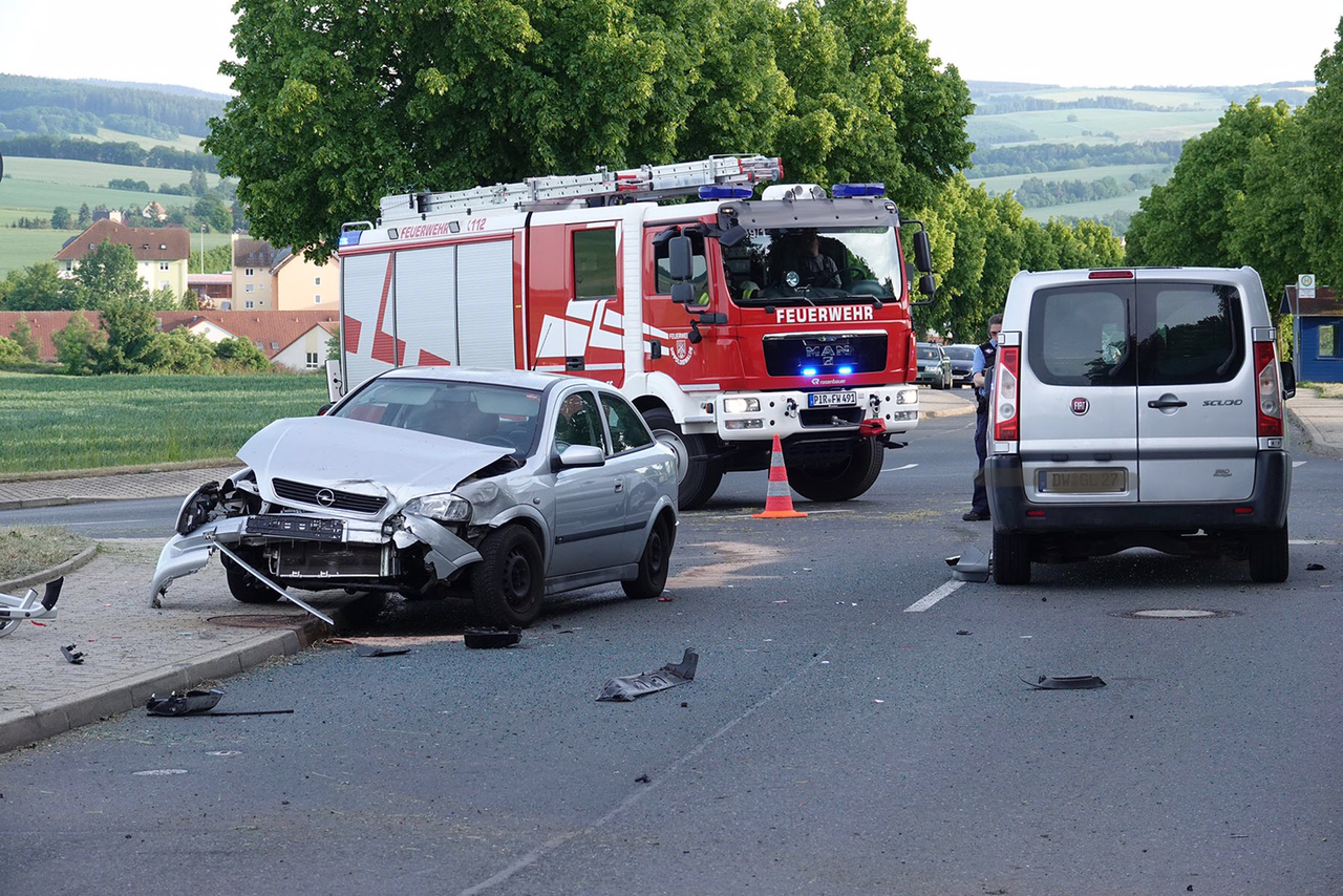 3 Fahrzeuge kollidierten am Heidehof – 5 Verletzte